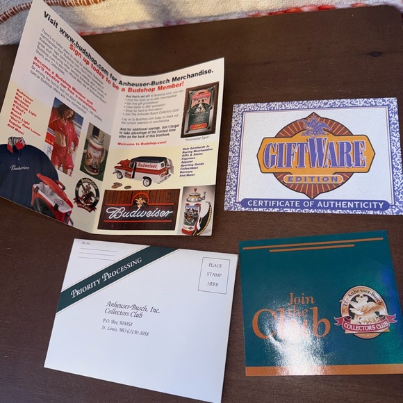 Vintage Budweiser Holiday Stein 2002 - Vibrant Blue and Red - Picture 12 of 13